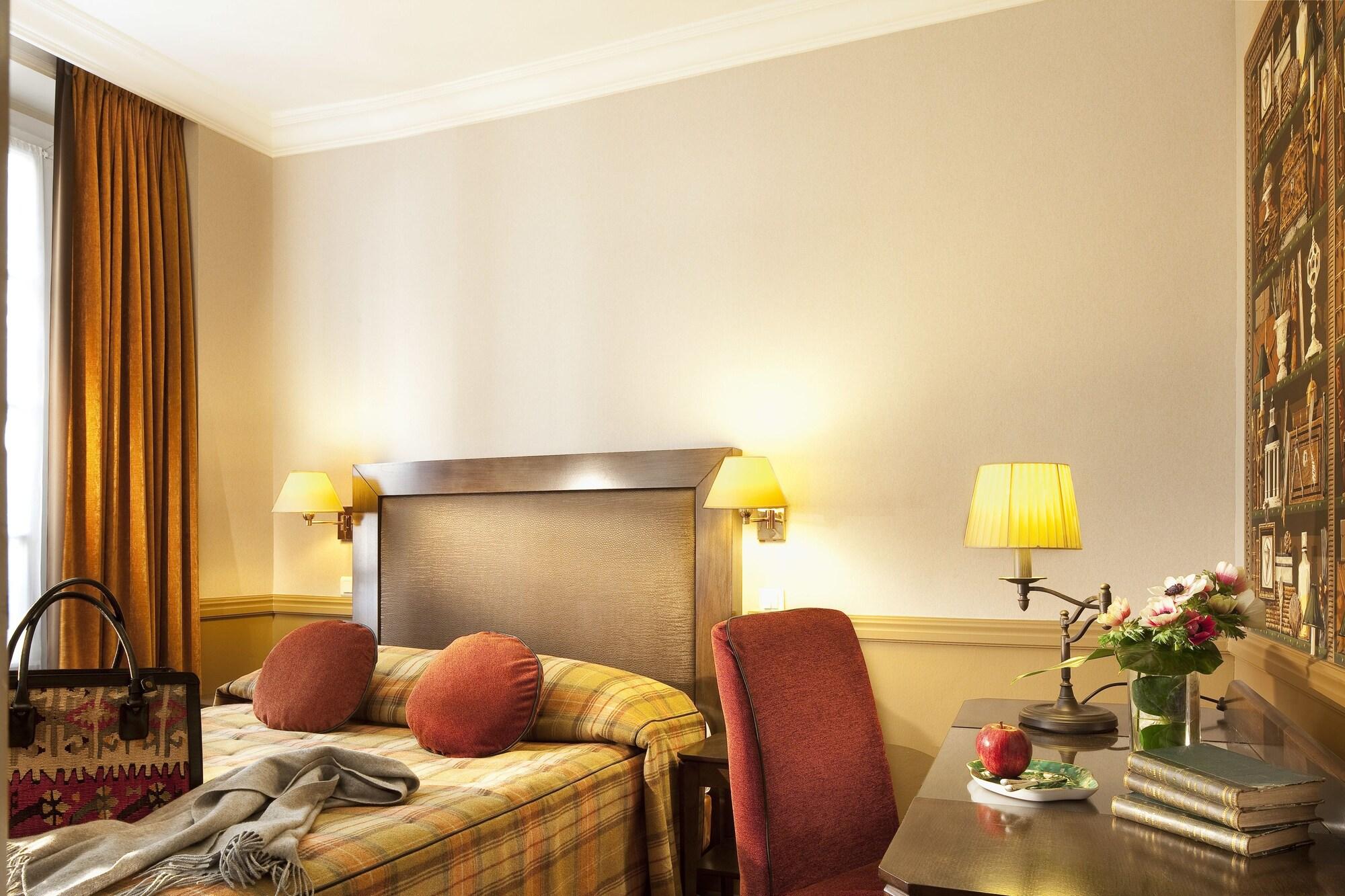 Hotel D'Albion Paris Exteriör bild
