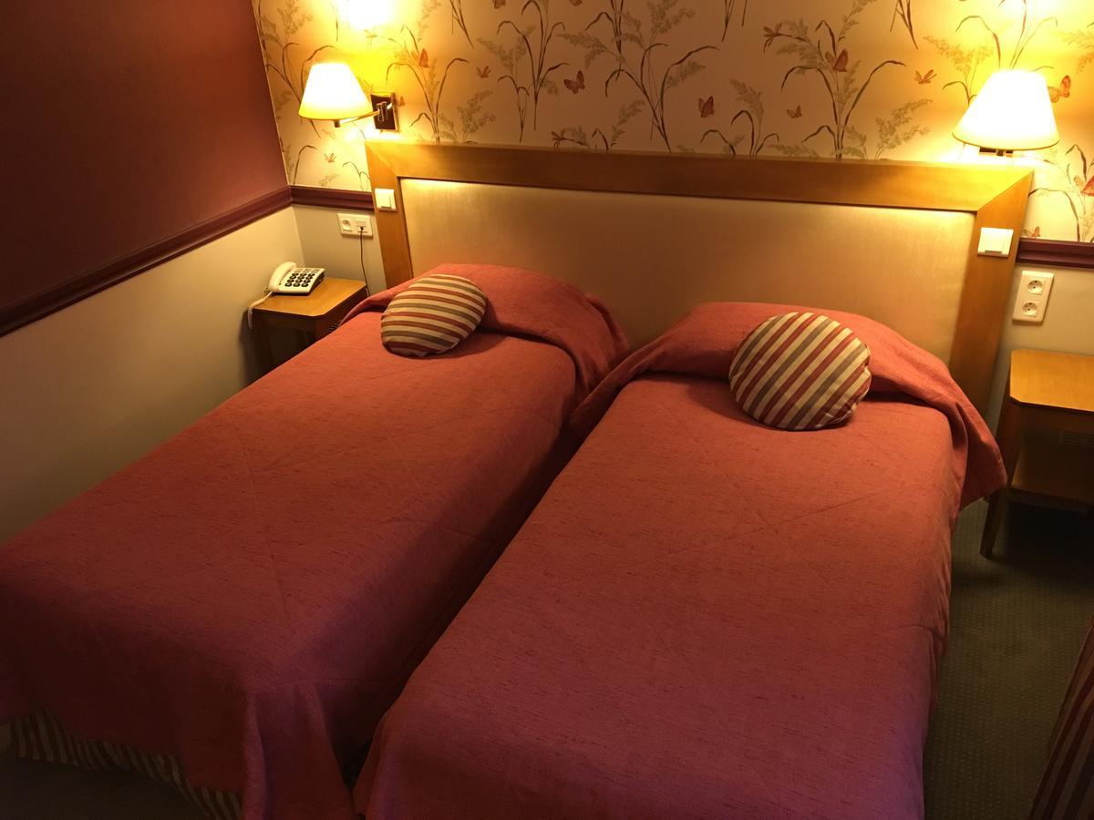 Hotel D'Albion Paris Exteriör bild